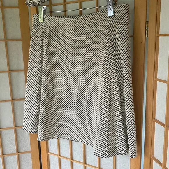Ann Taylor Diagonal Stripe Textured Knit Stretch Mini Skirt SZ SP NWT - Picture 3 of 9